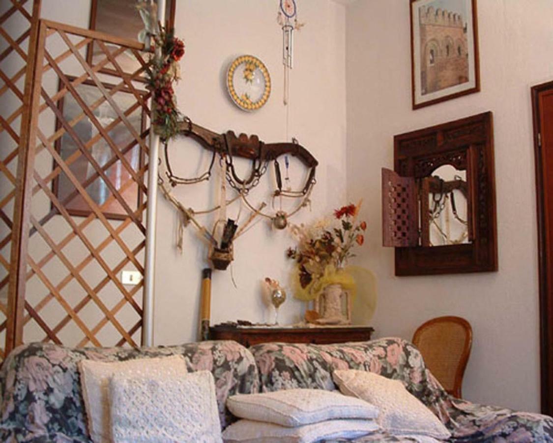 La Corte Di Zaccaria *